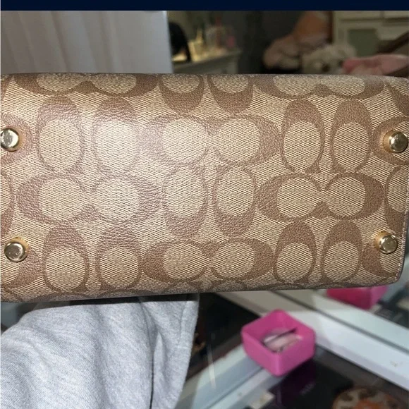 Coach - Picture 3 of 5